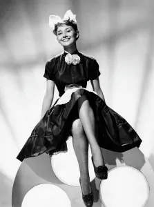 Images Dated 28th December 2005: LAUGHTER IN PARADISE, Audrey Hepburn, 1951