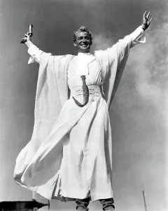 Otoole Prints: LAWRENCE OF ARABIA, Peter O'Toole, 1962, victory stance