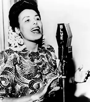 Horne Prints: Lena Horne. ca. 1943. Courtesy: CSU Archives/Everett Collection