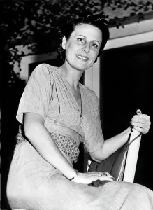 Director Prints: Leni Riefenstahl visits Hollywood, CA. 11/30/1938