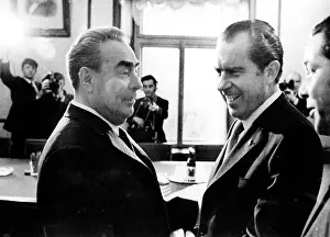 Meeting Prints: Leonid Brezhnev meets with President Richard Nixon at the Kremlin