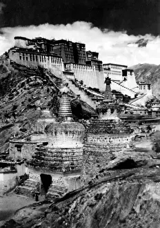 China Prints: Lhasa, the capital of Tibet, circa 1930s. Courtesy: CSU Archives/Everett Collection