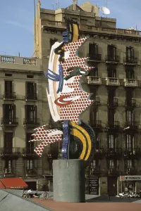 LICHTENSTEIN, Roy (1923). Barcelona Head. 1992. SPAIN. Barcelona. Concrete and colour ceramic. Pop Art. Sculpture. AISA/Everett Collection - Image has fine art copyright