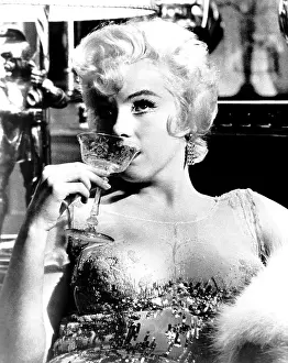 Images Dated 28th April 2015: SOME LIKE IT HOT, Marilyn Monroe, 1959
