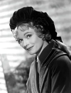 Images Dated 27th December 2005: LILACS IN THE SPRING, Anna Neagle, 1955