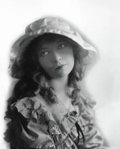 Gish Prints: Lillian Gish, 1922