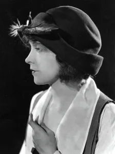 Gish Prints: Lillian Gish, 1923, profile