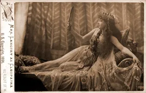 Images Dated 18th August 2008: Lillie Langtry (1853-1929), as Cleopatra. 1891