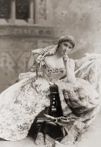 Cigarettes Prints: Lillie Langtry (1853-1929), English society beauty and mistress to the Prince of Wales (later Edward VII)