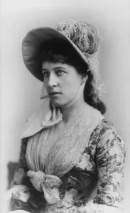Images Dated 18th August 2008: Lillie Langtry (1853-1929), shortly after her London stage debut in SHE STOOPS TOP CONQUER
