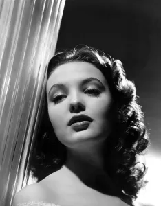 Darnell Prints: Linda Darnell, 1940, photo by Frank Powolny