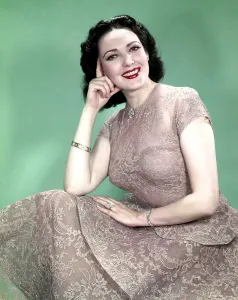 Womens Fashion Prints: Linda Darnell, 1940s