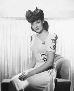 Darnell Prints: Linda Darnell, 1943
