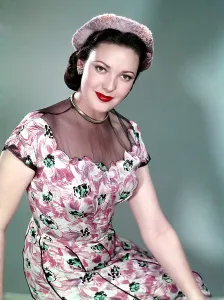 Red Lipstick Prints: Linda Darnell, 1950