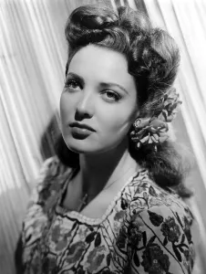 Peasant Blouse Prints: Linda Darnell