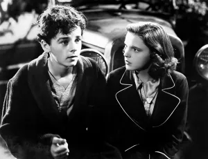 Bathrobe Prints: LISTEN, DARLING, from left, Freddie Bartholomew, Judy Garland, 1938