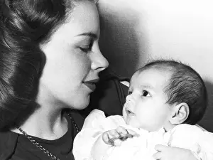 Hollywood Prints: Liza Minnelli cuddled in the arms of her mother