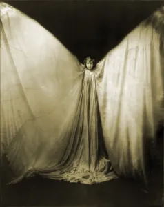 Modern Prints: Loie Fuller, (1862-1928), wearing large gown