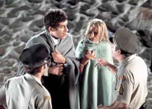 Beach Prints: THE LONG GOODBYE, Elliott Gould, Nina Van Pallandt, 1973