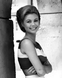 Images Dated 20th April 2005: FOR LOVE OR MONEY, Mitzi Gaynor, 1963