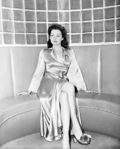 Bathrobe Prints: Lynn Bari, ca. mid-1940s