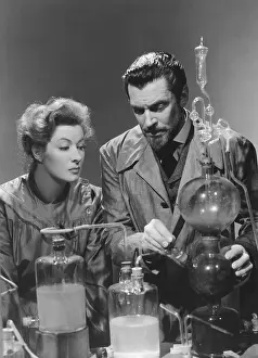 Images Dated 3rd December 2015: MADAME CURIE, from left: Greer Garson, Walter Pidgeon, 1943