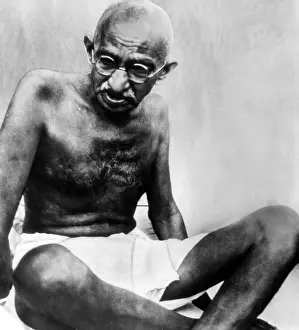 Images Dated 21st March 2007: Mahatma Gandhi, 78, pauses during his walking tour