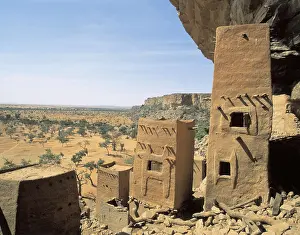Sunlightafrica Prints: MALI. MOPTI. Teli. Cliffs of Bandiagara. AISA/Everett Collection**US SALES ONLY**