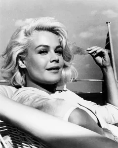 Images Dated 3rd February 2015: A MAN COULD GET KILLED, Sandra Dee, 1966