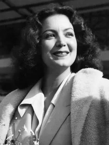 Coat Prints: MARIA FELIX, March, 1944
