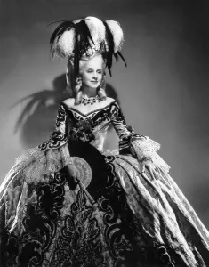 Images Dated 3rd April 2015: MARIE ANTOINETTE, Norma Shearer, in a costume by Adrian, 1938