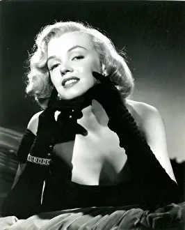 1409mam Prints: Marilyn Monroe, ca. 1951. - Photo: Courtesy Everett Collection