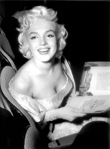 Images Dated 9th January 2006: Marilyn Monroe at premiere of EAST OF EDEN, 1955