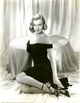 1409mam Prints: Marilyn Monroe, in a publicity shot for THE ASPHALT JUNGLE