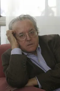 MARTI GOMEZJos. Writer. 2004. Oscar Elias/AISA/Everett Collection (184170)**US SALES ONLY**