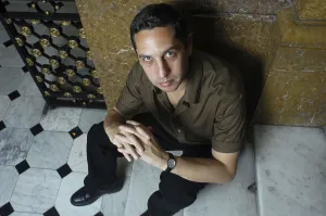 MARTINEZGuillermo (1962). Writer. 2004. Oscar Elias/AISA/Everett Collection (184245)**US SALES ONLY**