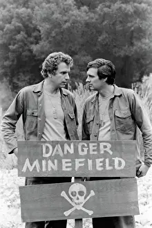 Alan Prints: MASH, (aka M*A*S*H*), from left: Wayne Rogers, Alan Alda, 1972-1983