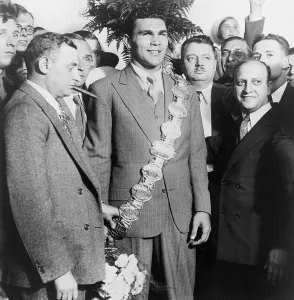 Heavyweights Prints: Max Schmeling (1905-2005), wearing heavyweight belt