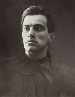 Moskva Prints: MAYAKOVSKI, Vladimir Vladimirovic (1893-1930). AISA/Everett Collection**US SALES ONLY**
