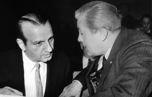 Dallas Prints: Melvin Belli confers with his client