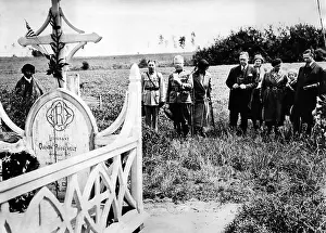 Pilgrimage Prints: Memorial Day in 1932 observance at the grave of Quentin Roosevelt