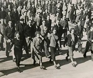 Anarchists Prints: Men and Women of the leftist Popular Front parade in Barcelona