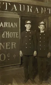 Images Dated 3rd July 2008: Messenger Boys in heart of Tenderloin