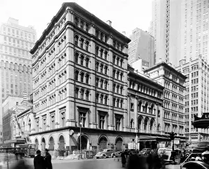 The Metropolitan Opera House, New York, circa 1938. Courtesy: CSU Archives/Everett Collection