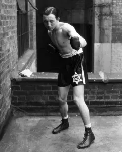 Images Dated 3rd March 2007: Mickey Cohen, 1930. Courtesy: CSU Archives/Everett Collection
