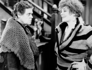 Shawl Prints: MIN AND BILL, from left, Marie Dressler, Marjorie Rambeau, 1930