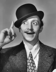2 Mej Prints: Mischa Auer campaigning to be become the mayor of Universal City, 1939