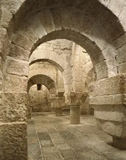 Monastery of San Salvador of Leyre. SPAIN. Yesa. Monastery of San Salvador of Leyre. Crypt (11th c.). Romanesque art. Architecture. - P