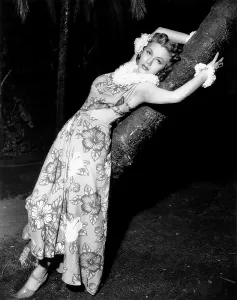 Images Dated 20th April 2015: MOONLIGHT IN HAWAII, Maria Montez, 1941