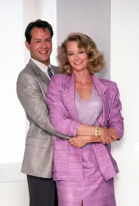 1980s Prints: MOONLIGHTING, from left: Bruce Willis, Cybill Shepherd, (1985), 1985-89
